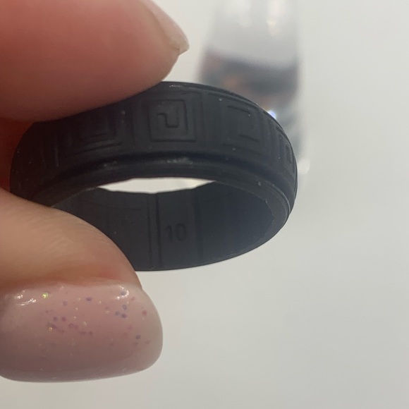 NWT - Silicone Breathable Ring - Size 10 - Picture 7 of 10